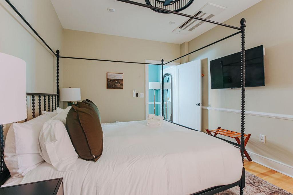 Barristers Row Hotel Staunton Room photo