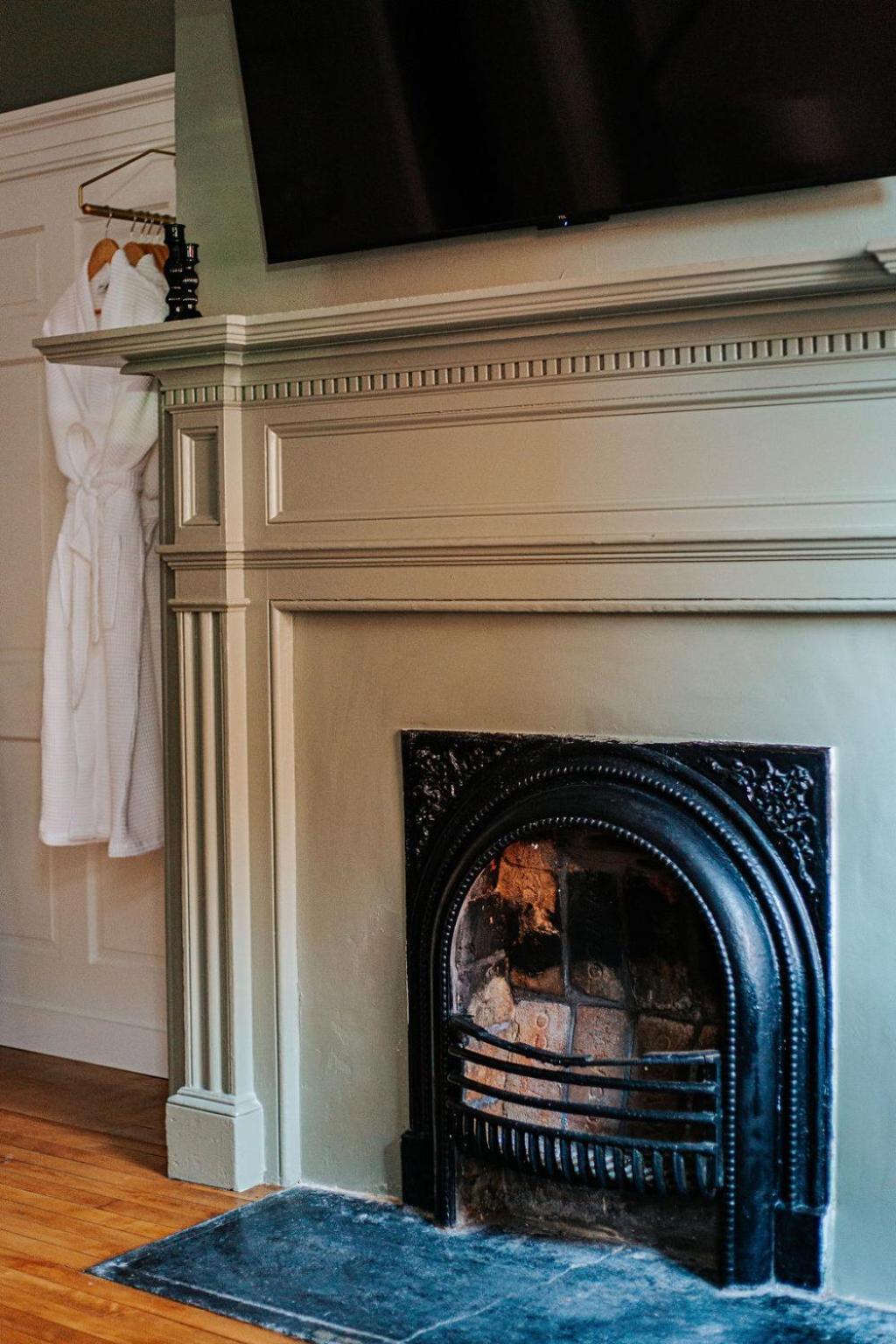 Barristers Row Hotel Staunton Room photo