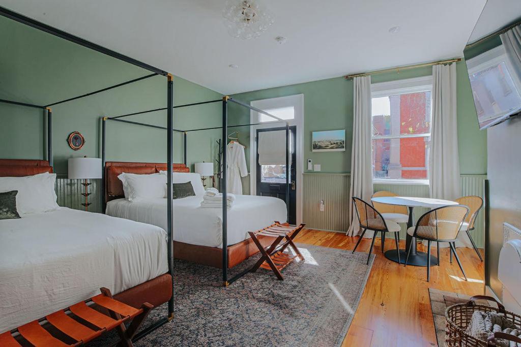 Barristers Row Hotel Staunton Room photo