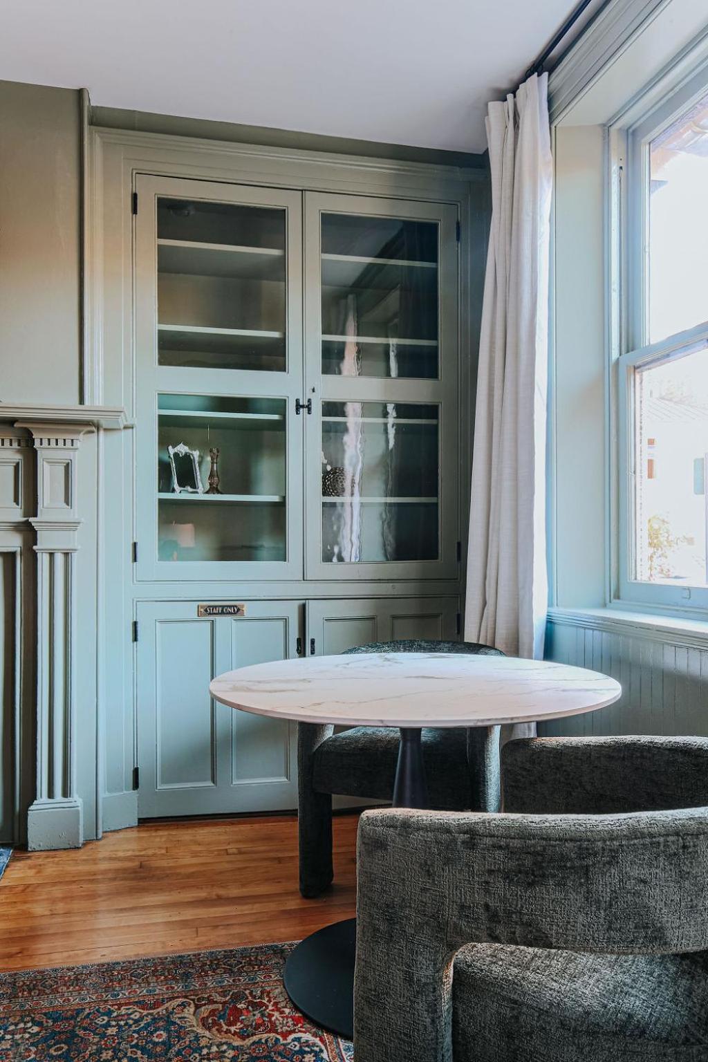 Barristers Row Hotel Staunton Room photo